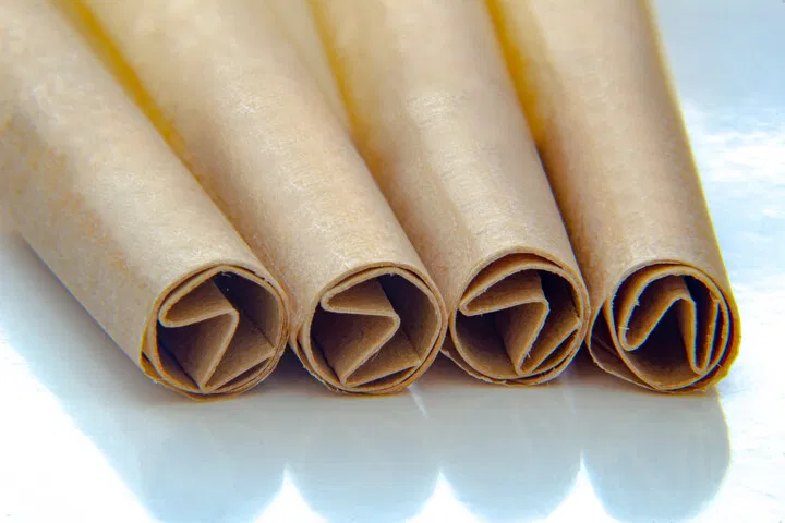 use cardboard to make a filter roll of joint
