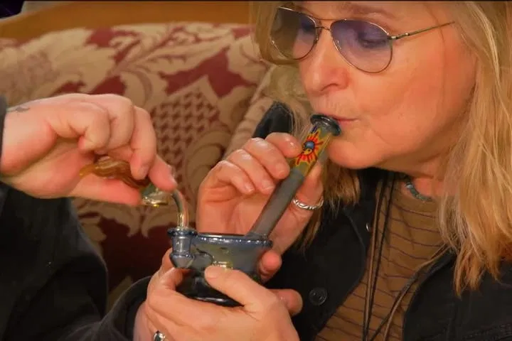 melissa etheridge cannabis dabbing