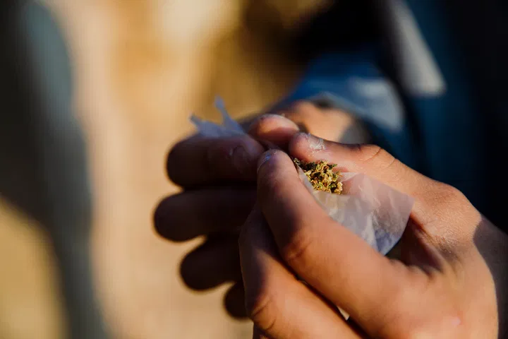 roll up the joint roll of joint