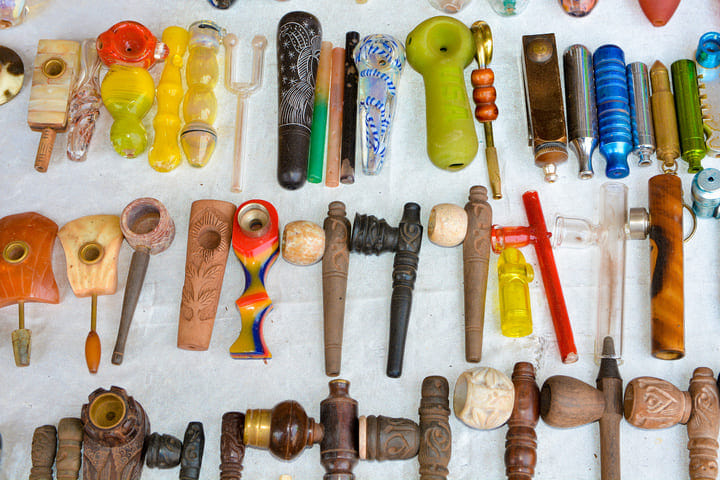 how to smoke weed pipes