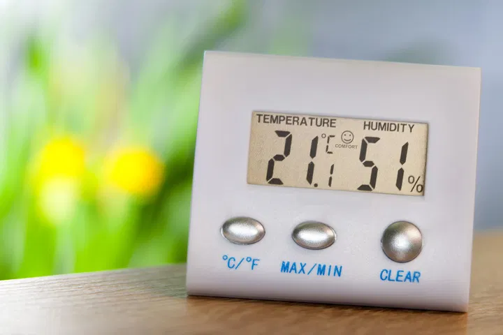 hygrometer and thermometer for harvest