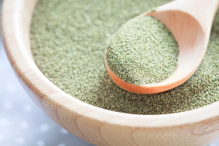 use kelp extract for a range of benefits in flowering cannabis