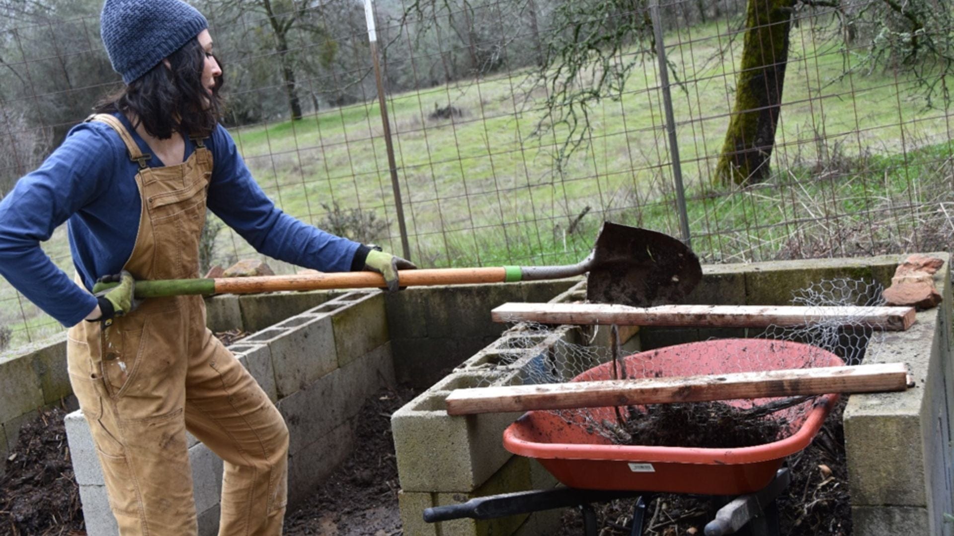 thermophilic composting uses high temperature to break down plant matter