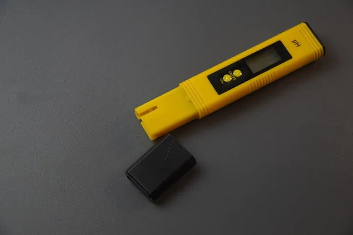 digital pH meter