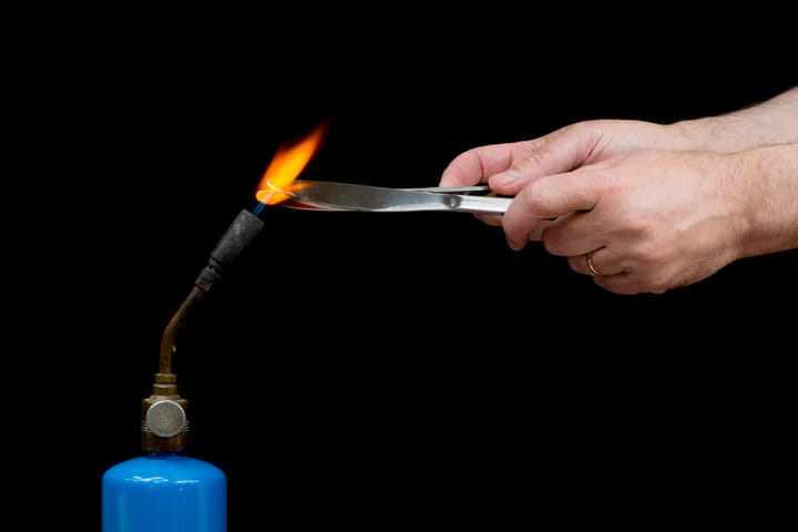 smoke hash using hot knives