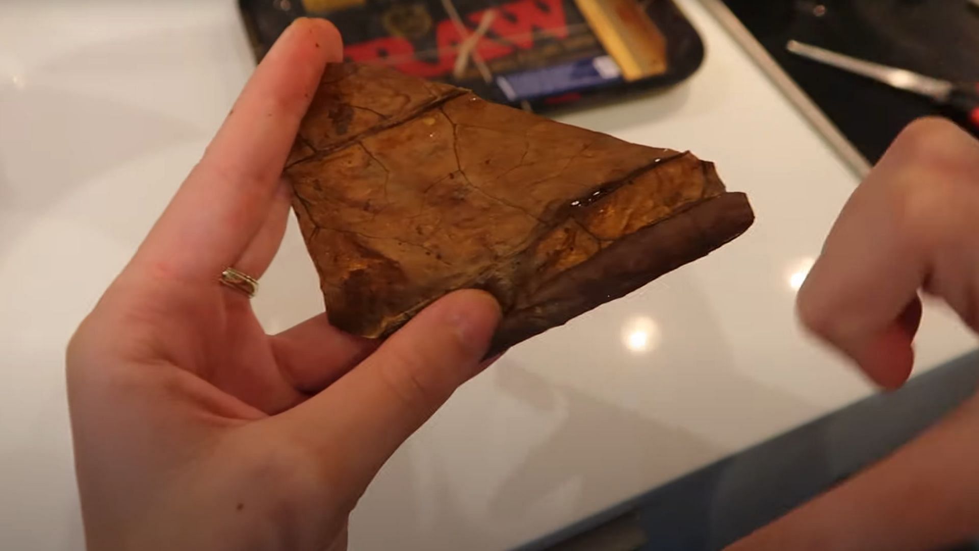 How to Roll a Backwoods Blunt Like a Pro